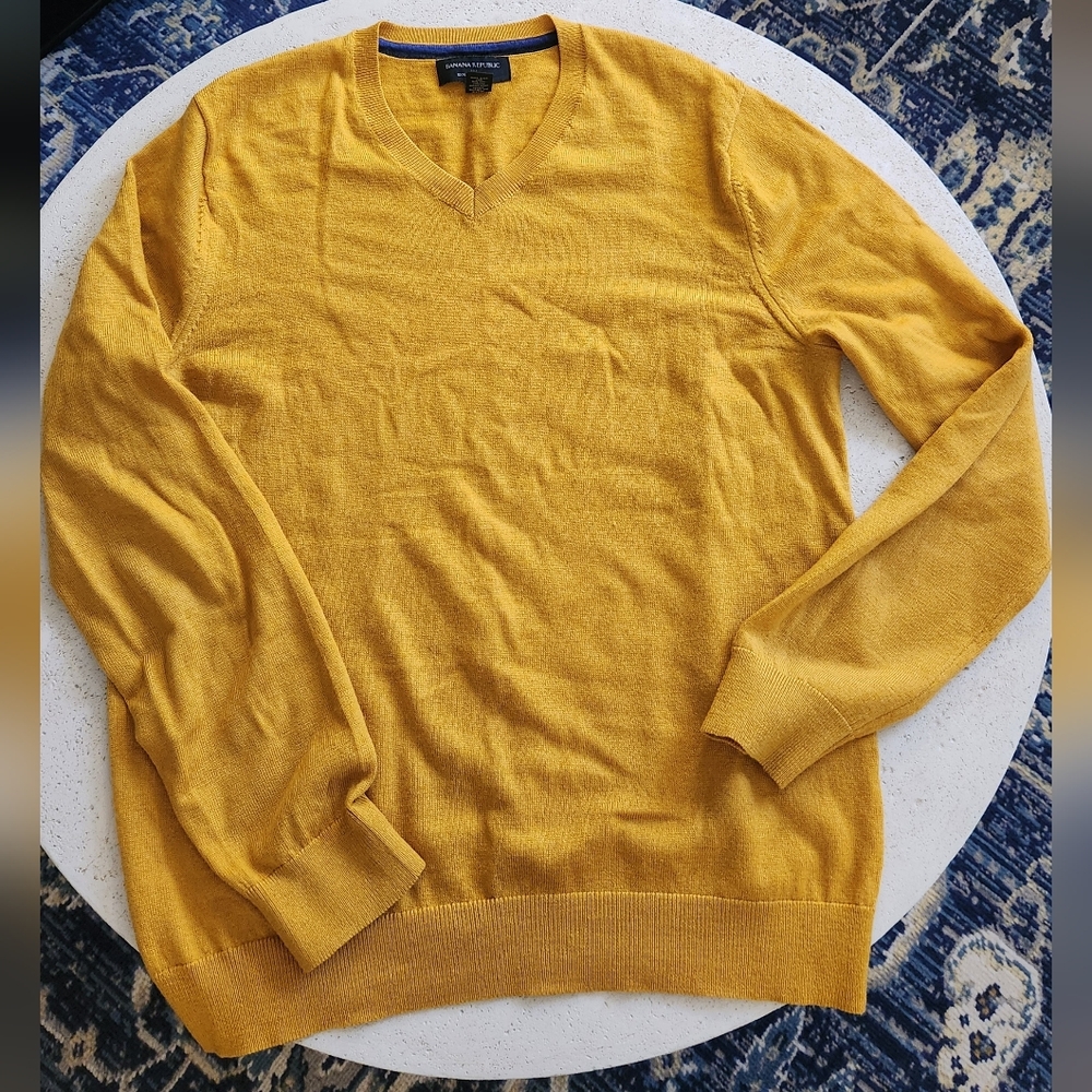 Banana Republic Mustard Crewneck Sweater 100% Merino Wool